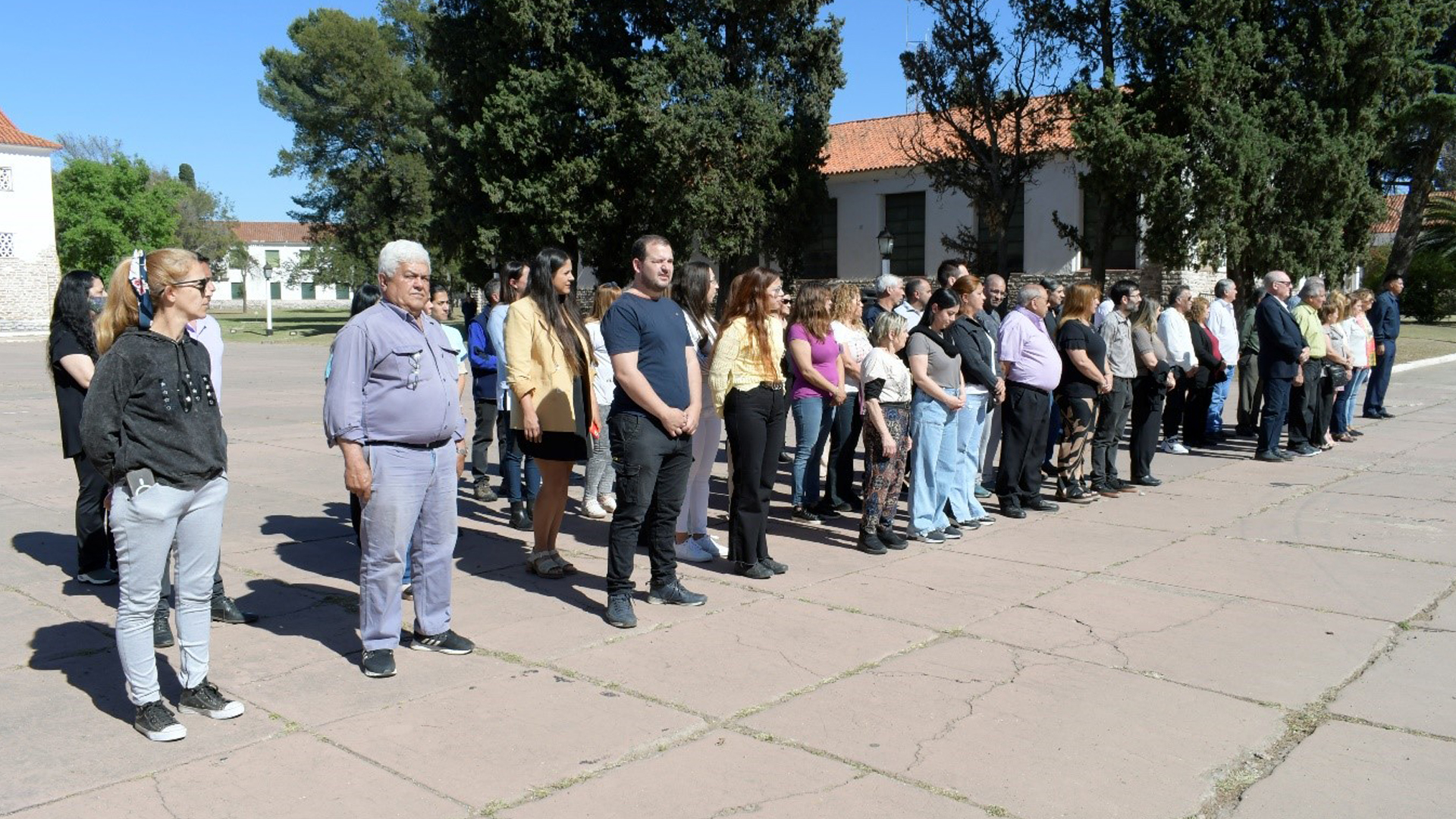 Ceremonia por el Día del Personal Civil en la Escuela de Aviación Militar